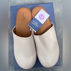 Universal Thread Goods Co. Cream Magnolia Heels/Wedges 6.5 Womens